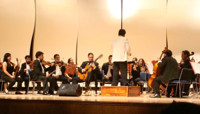 David Fernandez Concierto de Aranjuez solista con la SinfÃ³nica Juvenil  del Estado de Veracruz. Teatro de Coatzacoalcos
