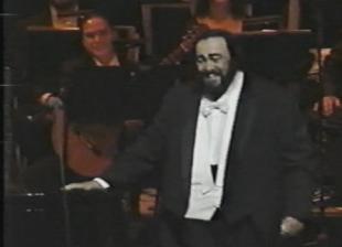 David FernÃ¡ndez en concierto con el tenor italiano Luciano Pavarotti